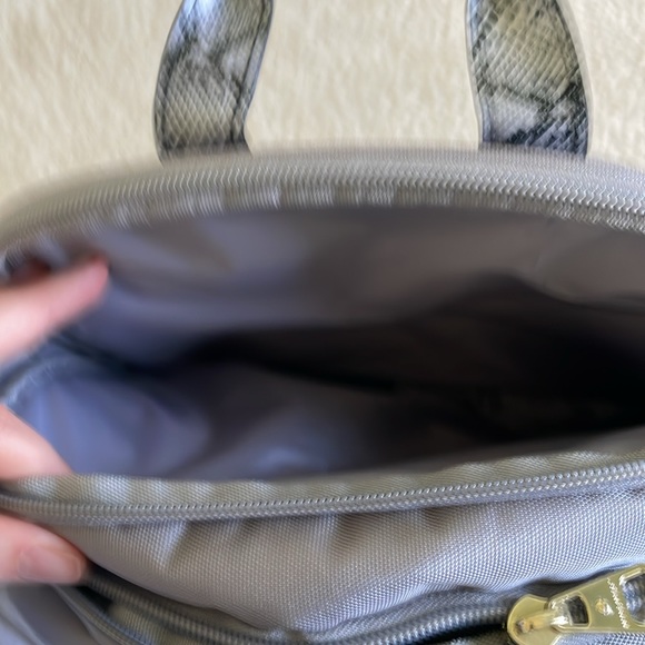 Nine West back pack - Picture 3 of 5